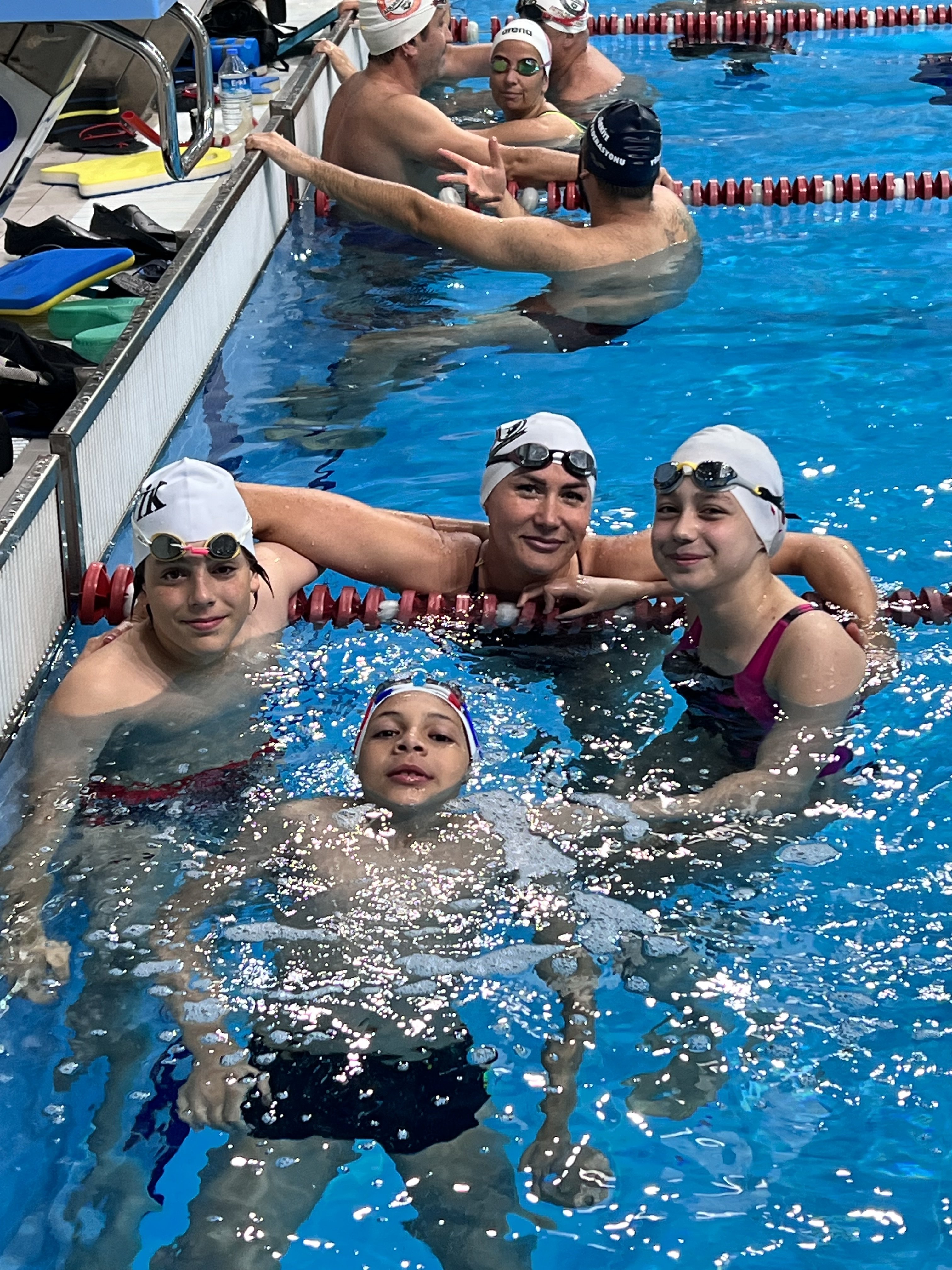 Muratpaşa Süleyman Erol Yüzme Havuzunda Kış Yüzme Programımız Başlıyor